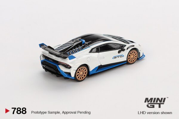 Lamborghini Huracán STO Bianco Asopo - Image 2
