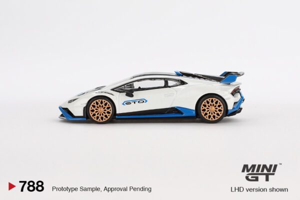Lamborghini Huracán STO Bianco Asopo - Image 3