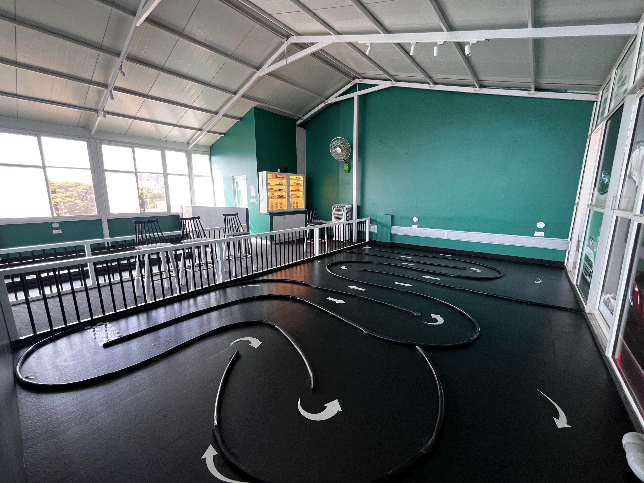 RC CAR RACING TRACK AT RACEIN PARC